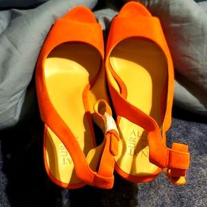 Beautiful orange slingback